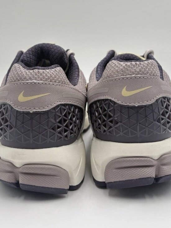 NEW Nike Air Zoom Vomero 5 Platinum Violet HQ3643-019 Men Size 12 main image 3